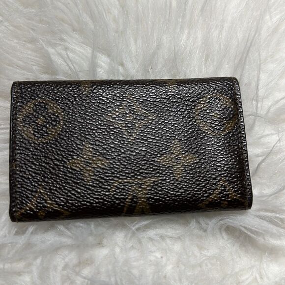 Louis Vuitton Key Holder - Picture 2 of 10